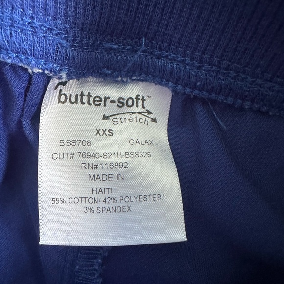 Uniform Advantage Butter-Soft STRETCH women’s scrub set. Lightly used - Picture 6 of 6